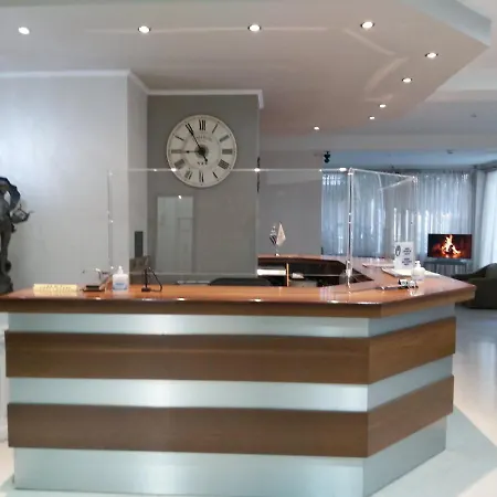 Hotel Omiros 3*