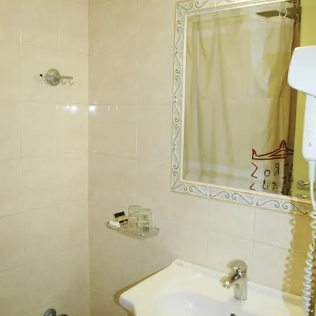 Hotel Omiros 3*
